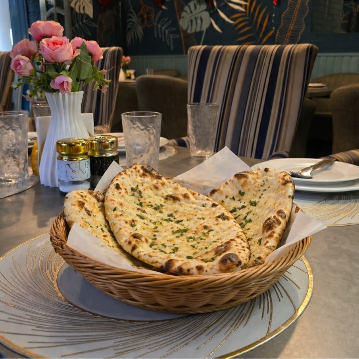 garlic naan
